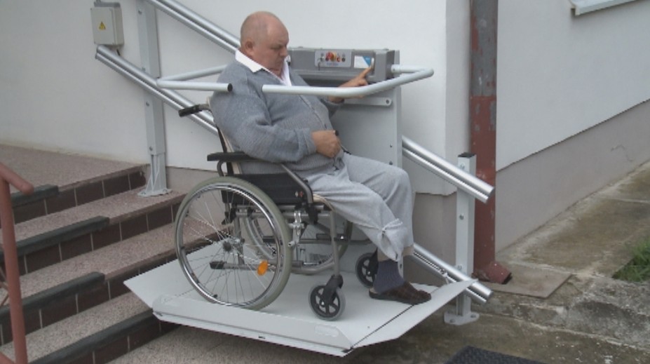 Prišli o tri deti, zrádza ich aj zdravie. Teraz dostali od života ďalšiu ranu