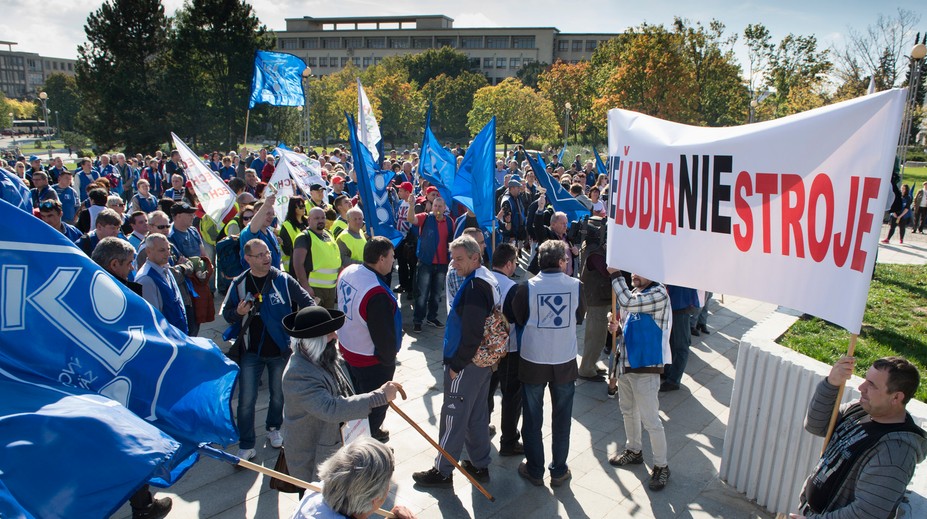 Richter sľuboval demonštrantom preddôchodok: Pozrite si, čo by to znamenalo v praxi