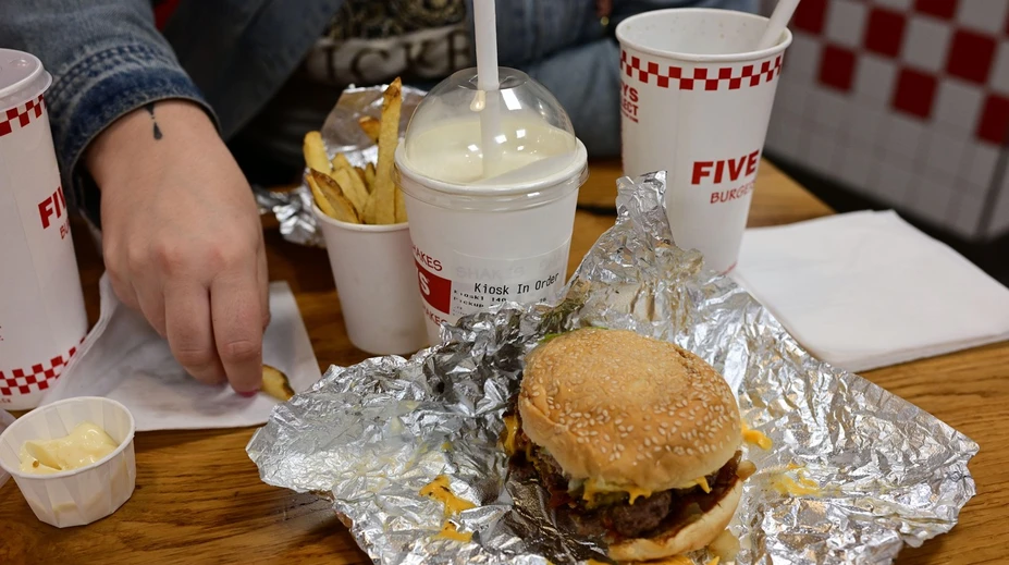 Z avizovaného nebude nič. Populárny fastfood na slovenský trh zatiaľ nevstúpi