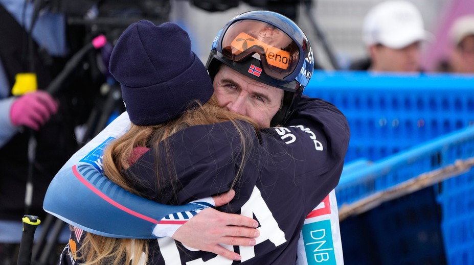 VIDEO: Návrat Kildeho emotívne prežívala aj Mikaela Shiffrinová. V cieli sa neubránila dojatiu