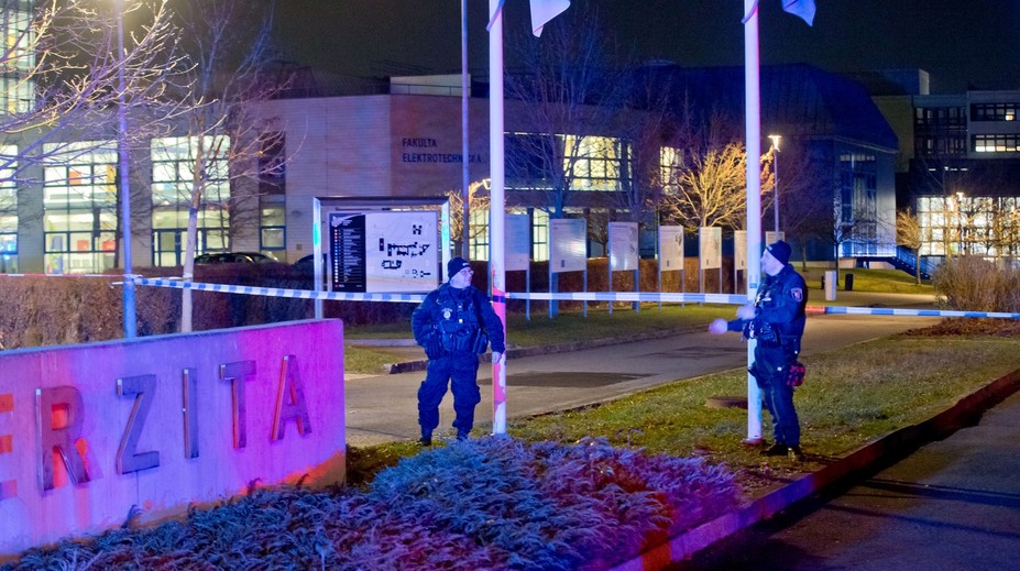 V prípade ohlásenej streľby na univerzite Plzni padlo prvé obvinenie