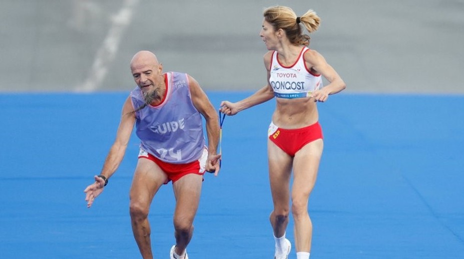 Pomohla svojmu sprievodcovi a odmietli jej dať medailu. Paralympijská bežkyňa sa obrátila na súd