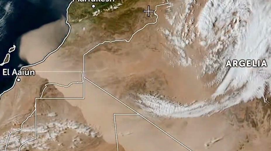 VIDEO: Saharou sa prehnala gigantická piesková stena. Predvoj silnej búrky zachytili satelitné snímky