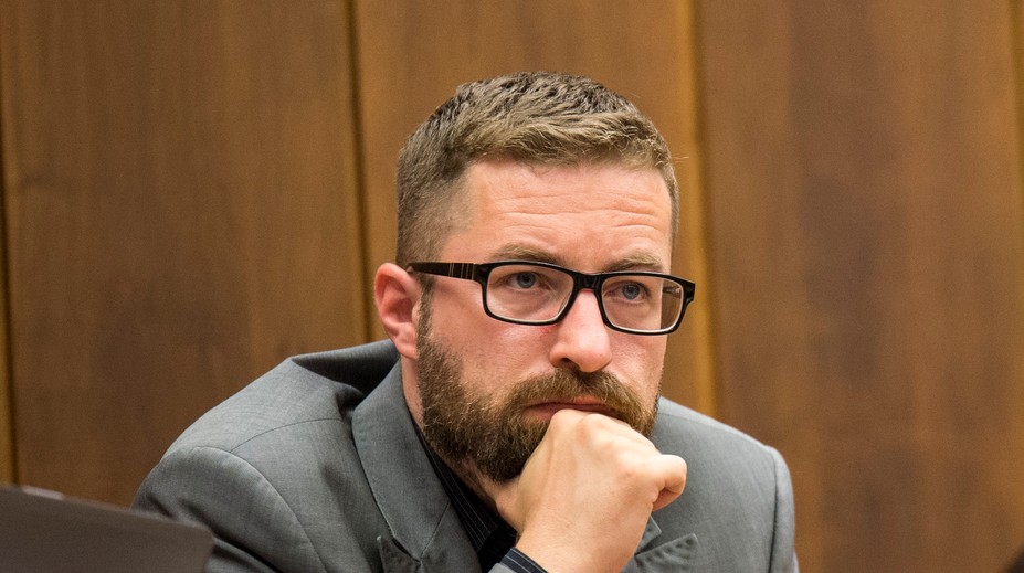 Poliačik sa ospravedlnil za vyjadrenia v pléne. Do duše mu prehovorila učiteľka jeho syna