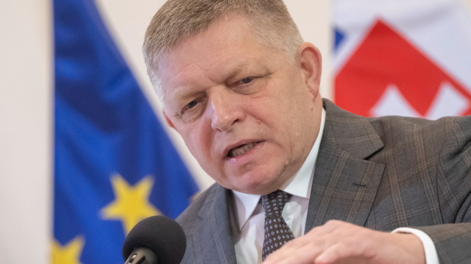 Fico avizuje nové zákony pre ekonomiku, otázky v referende označil za „najhlúpejšie v histórii“