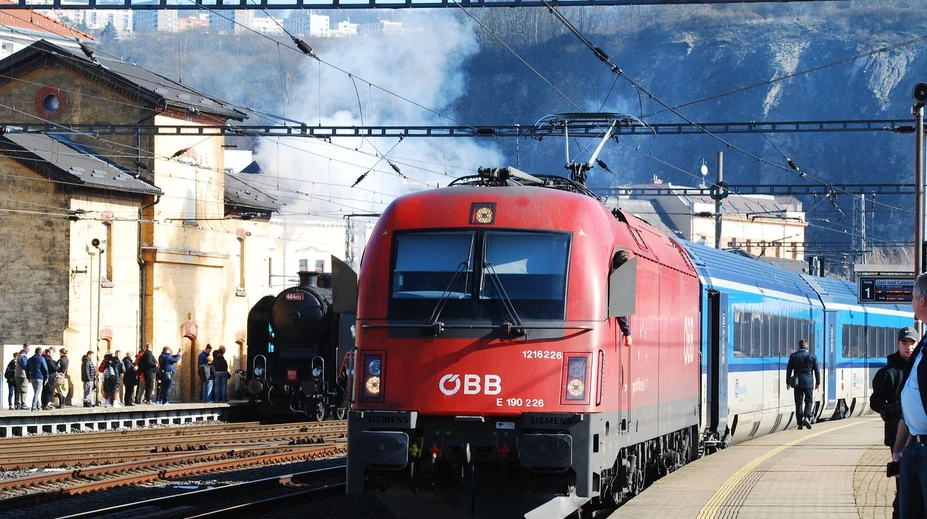 „Vlak odišiel bez nás.“ Matka s dcérou na vozíku prišli do Bratislavy o päť hodín neskôr