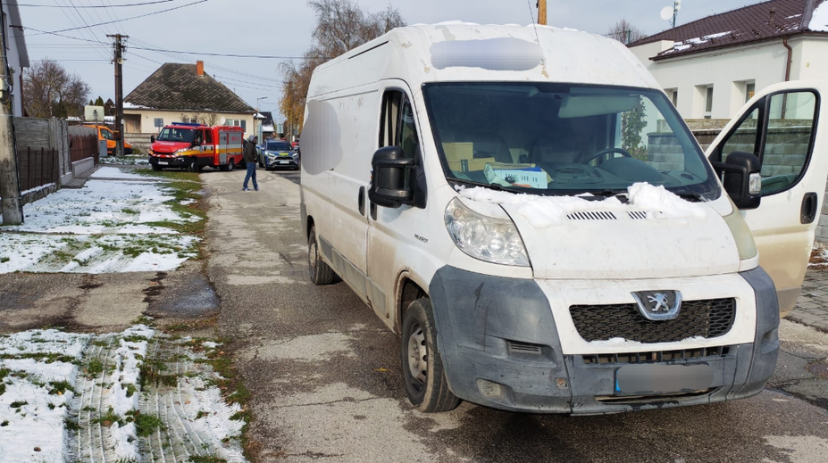 Tragédia na juhu Slovenska. Kuriér si pri cúvaní nevšimol ženu