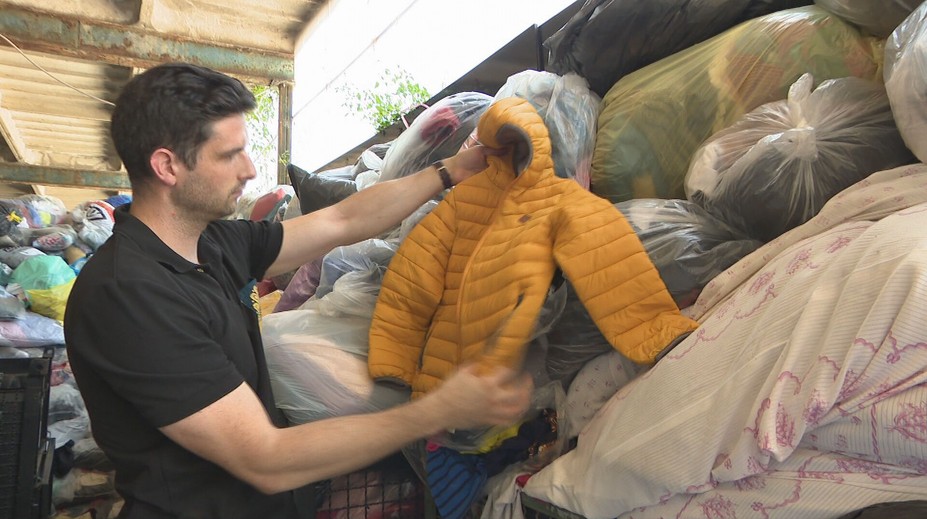 Oblečenie musíme povinne triediť. Na Slovensku však máme veľký problém, firma chystajú zmenu