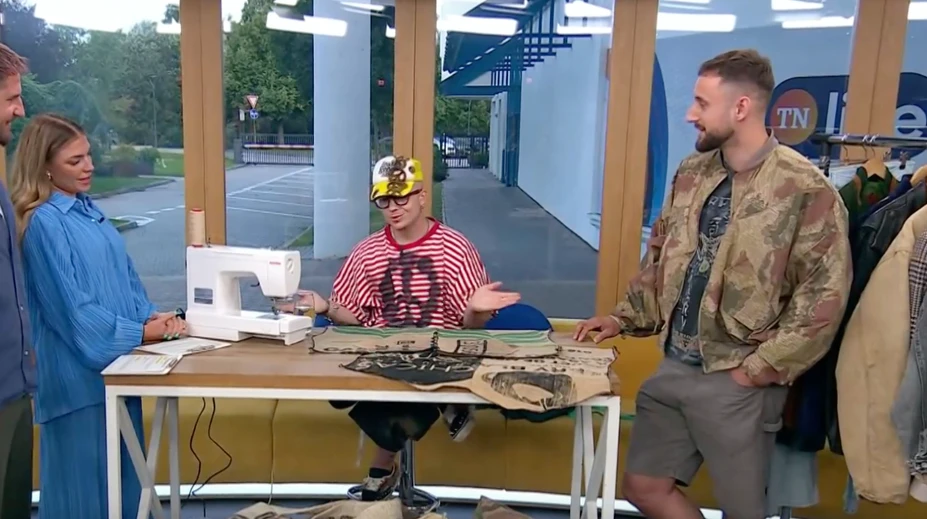 Upcyklovaná móda dáva materiálom druhý život. Dvojica tvorcov šije originálne bundy z kávových vriec