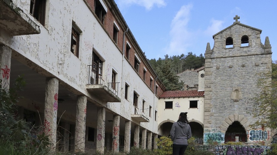 Za cenu väčšieho bytu v Bratislave kúpili celú dedinu. Manželia tu chcú vybudovať raj