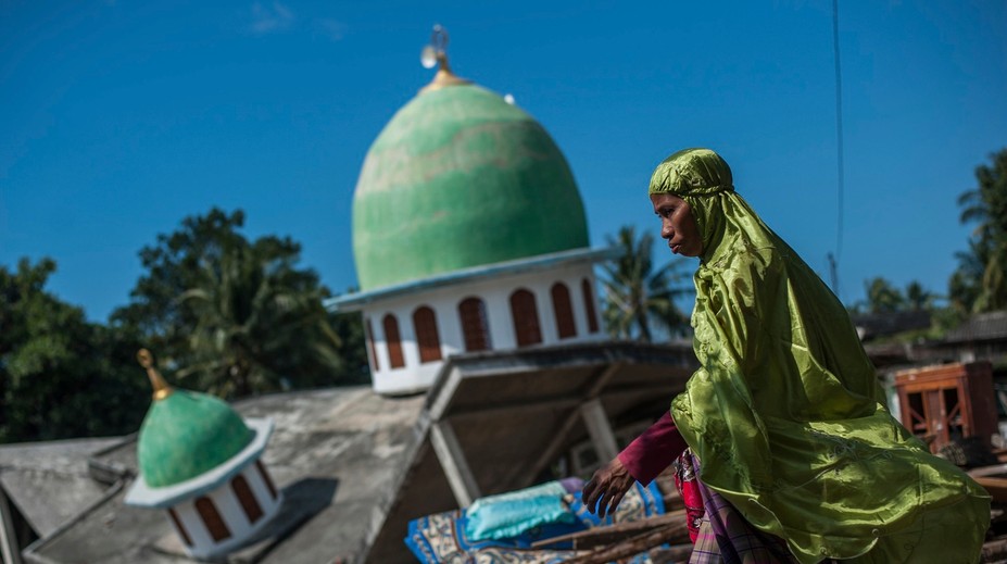 Silné zemetrasenie v Indonézii si vyžiadalo najmenej 10 obetí