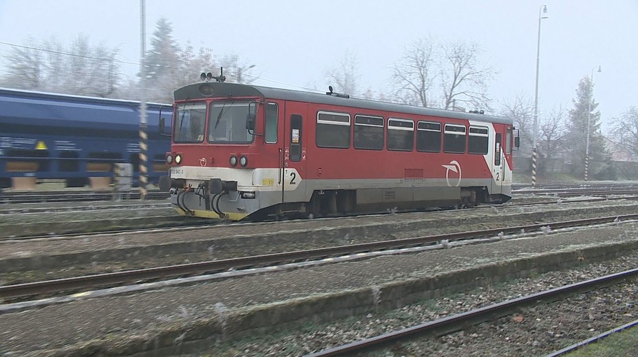 Zlaté Moravce nakoniec o vlaky neprídu. Ministerstvo dopravy na poslednú chvíľu zmenilo rozhodnutie