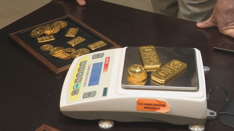 Zlato je na maxime, unca stojí tisíce eur. Expert varuje, prečo sa neoplatí investovať do šperkov