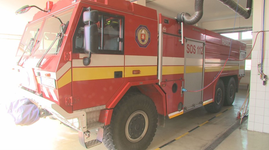 Chceli im pomôcť, oni ich napadli. V rómskej osade mali zaútočiť na hasičov a poškodiť aj cisternu