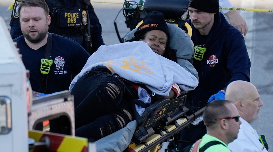 VIDEO: Zranené deti, streľba do ľudí pred 800 policajtmi. Z osláv po Super Bowle sa stal horor