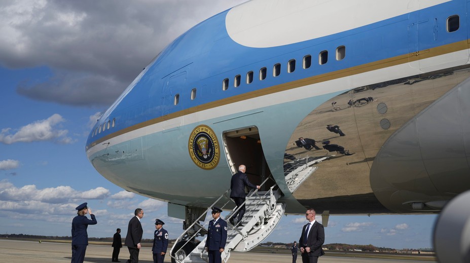 Modro-biely gigant, ktorým sa preváža najmocnejší človek sveta. Čo v sebe ukrýva Air Force One?