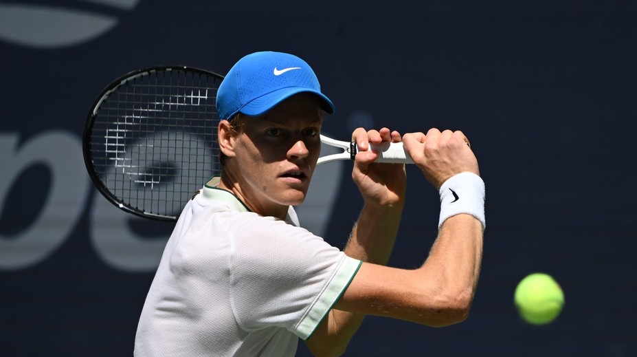 Dištanc za doping mu hrozil kvôli fyzioterapeutovi s trénerom. Svetová jednotka oboch poslala k vode