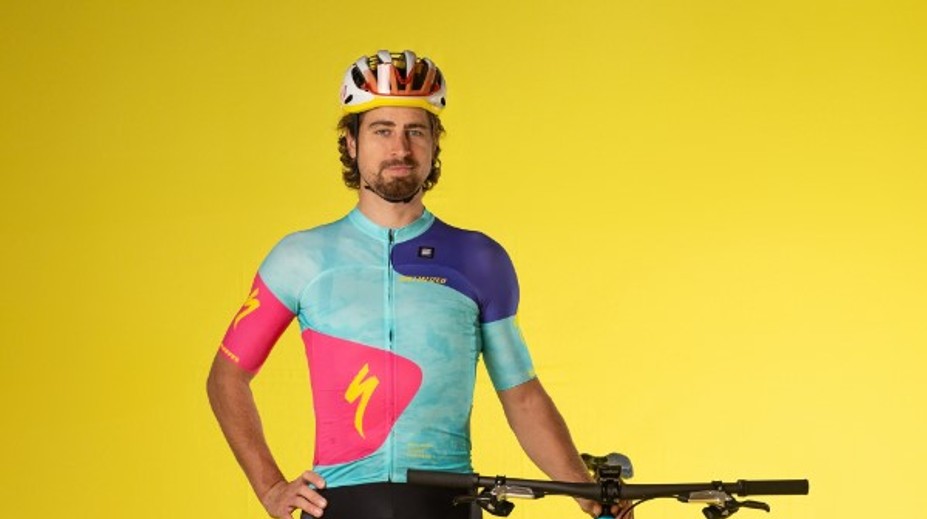 Sagan predstavil pred pretekmi bláznivý nový dres. Na štart ho však v piatok nepustili