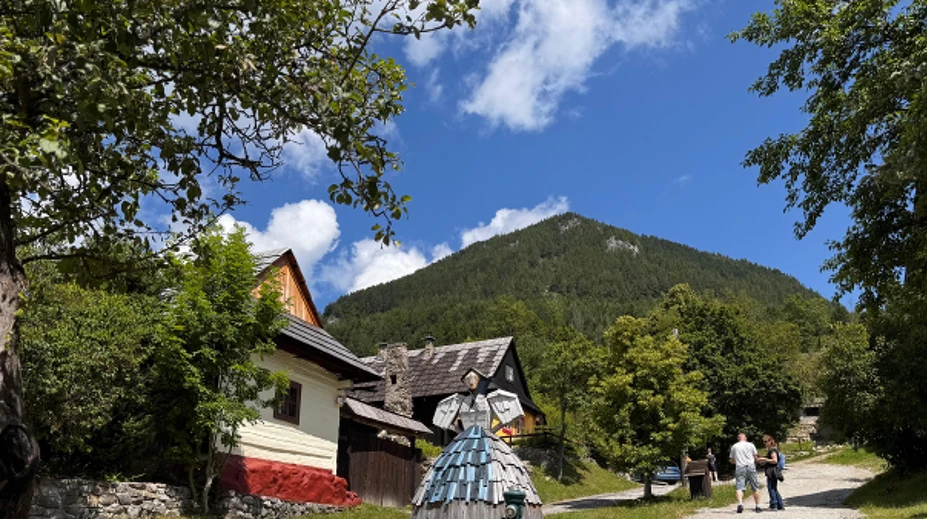 Slovenský klenot UNESCO čaká obnova. Na obnovu Vlkolínca chcú získať milióny eur