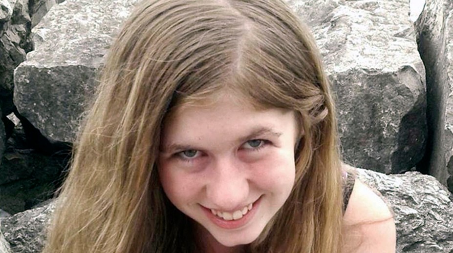 Tínedžerka (13), ktorá zmizla po vražde rodičov, sa našla. Ušla únoscovi