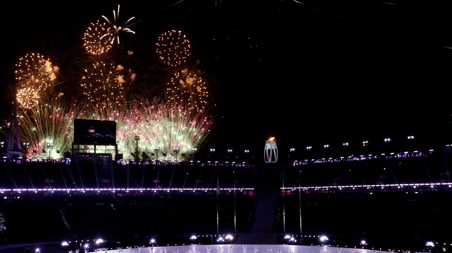 Zimná olympiáda v Pjongčangu sa skončila, štafetu prevzal Peking