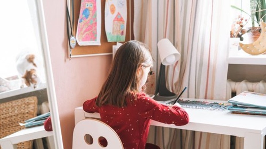 Budúceho prváčika netreba cez leto doučovať. Odborníčka radí, na čo ho pred školou pripraviť