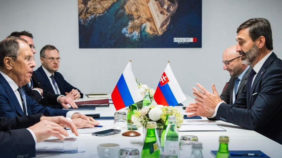 Juraj Blanár sa opäť stretol so Sergejom Lavrovom. Rokovali aj o dodávkach ropy a plynu