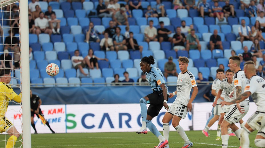 VIDEO: Slovan v Niké lige naďalej neinkasoval. Demoláciu Ružomberka režírovali premiéroví strelci