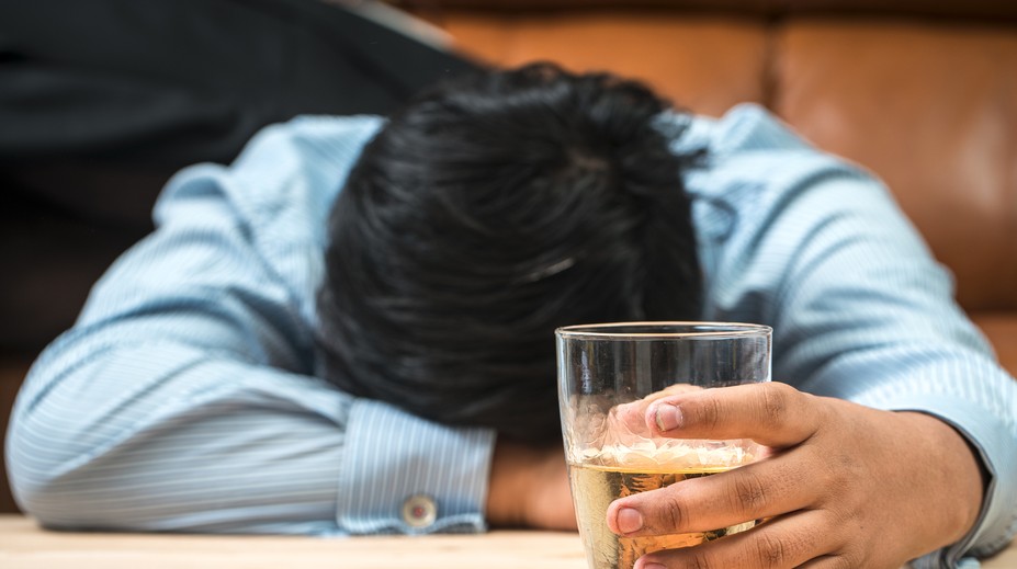 Čoskoro by sa mohol objaviť alkohol, ktorý nespôsobí opicu a bolesť hlavy