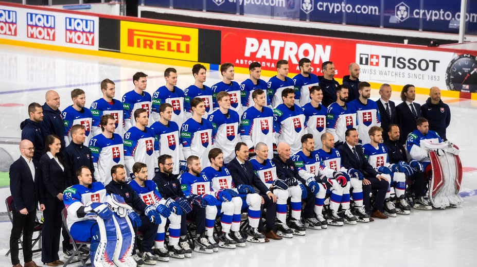 FOTO: Slovenský hokejový tím má za sebou spoločné fotenie. Kto mal najlepší účes?