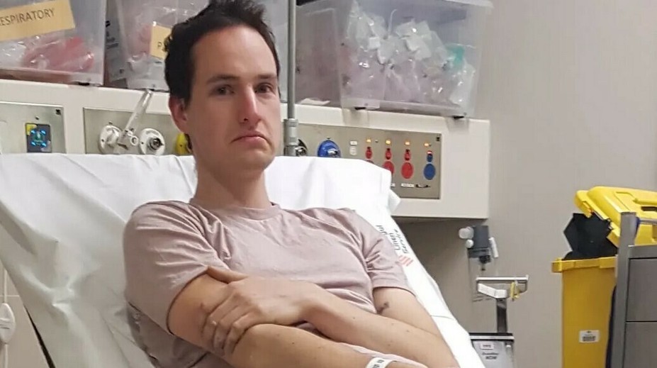 Fyzik chcel zostrojiť náramok proti koronavírusu, napokon skončil s magnetmi v nose