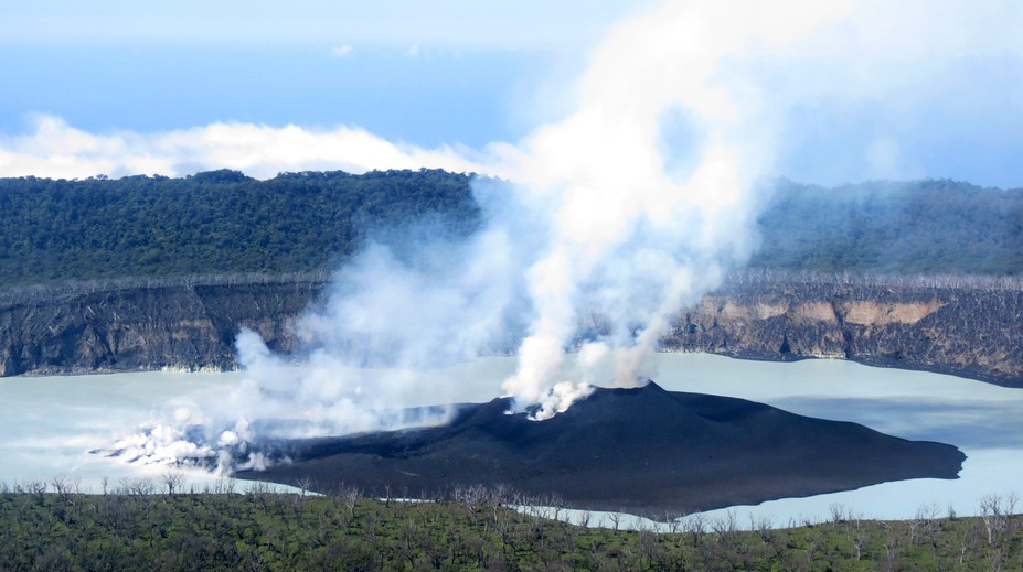 Prebudila sa obávaná sopka. Kvôli nej musia evakuovať celý ostrov