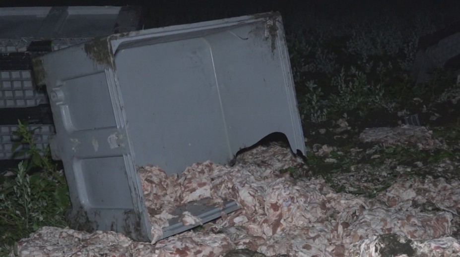 Kuriózna nehoda na juhu Slovenska: Hasiči museli odpratávať 10 ton mäsa