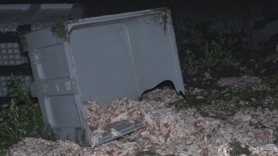 Kuriózna nehoda na juhu Slovenska: Hasiči museli odpratávať 10 ton mäsa