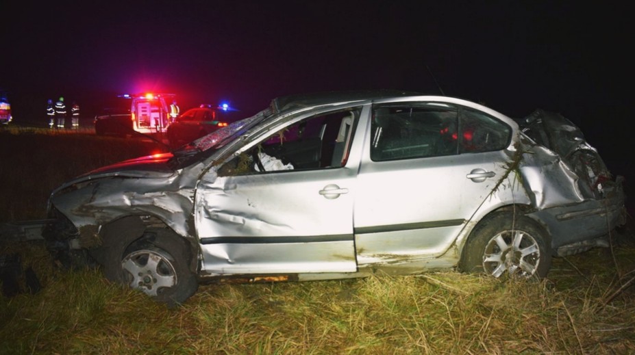 Dráma v Rimavskej Sobote. Opitý vodič unikajúci polícii havaroval, zranila sa aj spolujazdkyňa