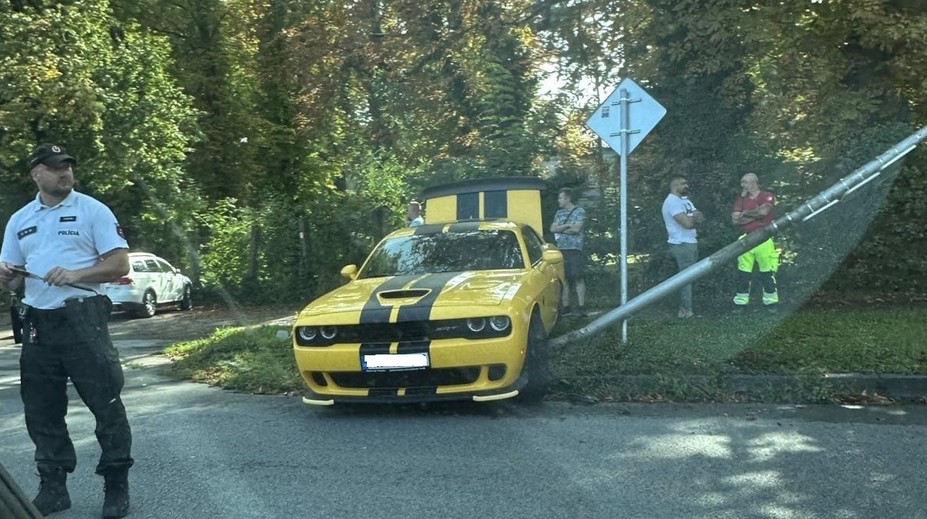 Pavol Gašpar havaroval na luxusnom aute. V majetkovom priznaní však žltý športiak chýba