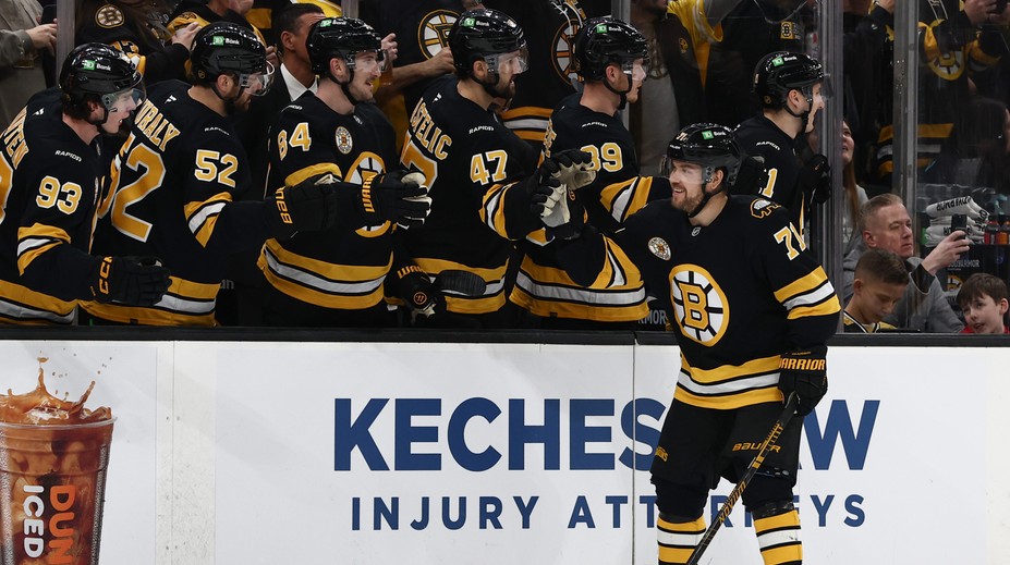 VIDEO: Boston doprial Chárovi pri veľkej udalosti víťazstvo. Pastrňák vyrovnal klubové legendy