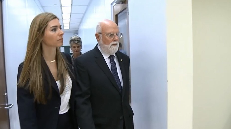 Gynekológ pred súdom. Roky oplodňoval pacientky vlastnými spermiami