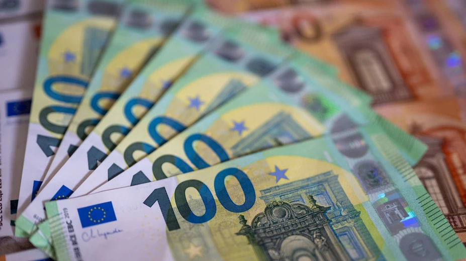 Na každého Slováka pripadá dlh približne 16-tisíc eur. A ďalej rýchlo rastie