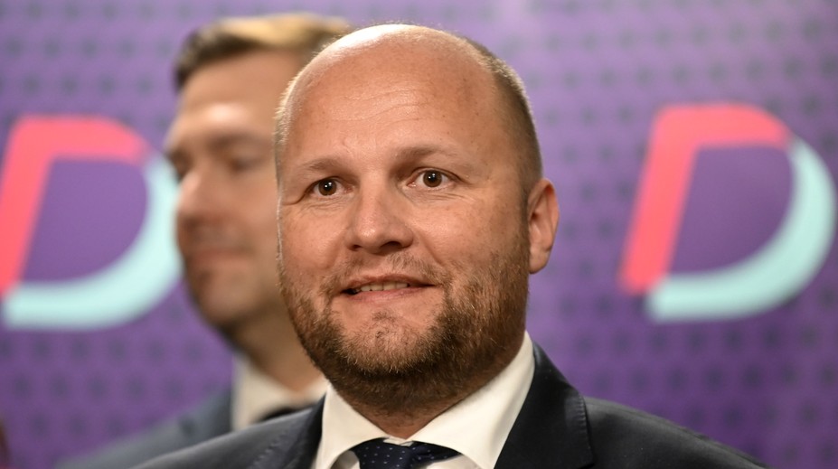 Darovanie techniky Ukrajine: Po nástupe k moci bude polícia vyšetrovať súčasných koaličných politikov, odkázal Naď