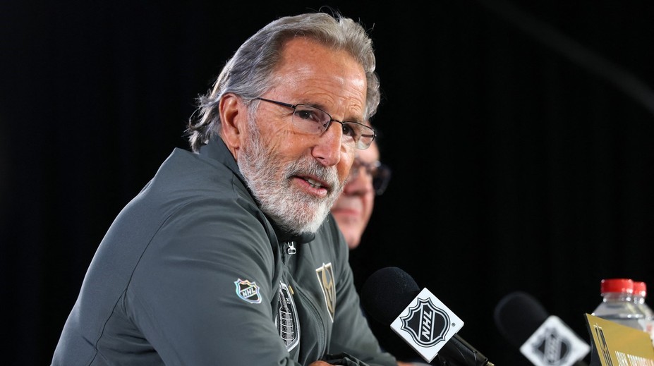 Po neúspešnom finále sa do funkcie nevráti. Tortorella skončil na lavičke Vegas