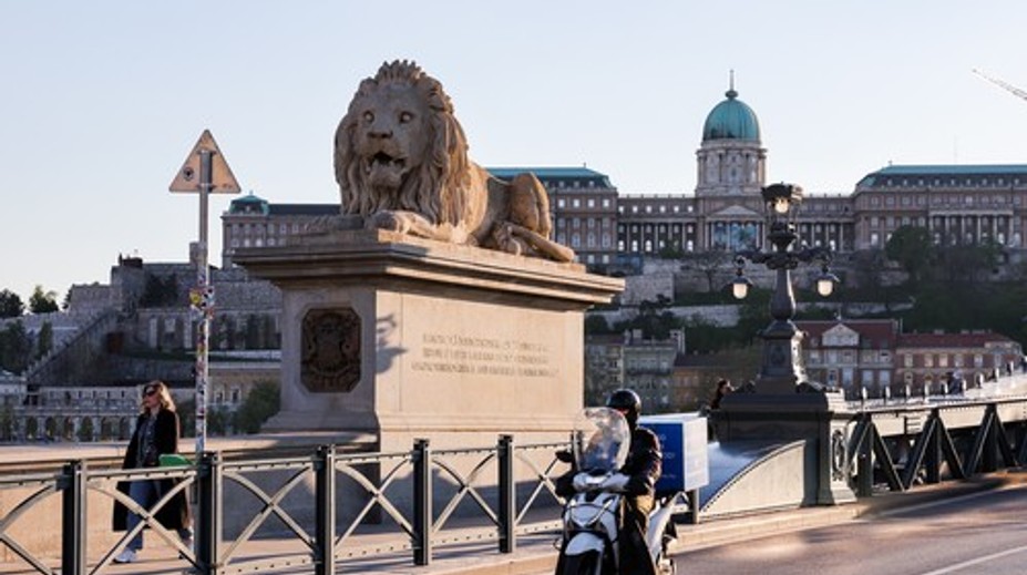 Iba pätina Maďarov má pocit, že žije lepšie než pred štyrmi rokmi, ukázal prieskum