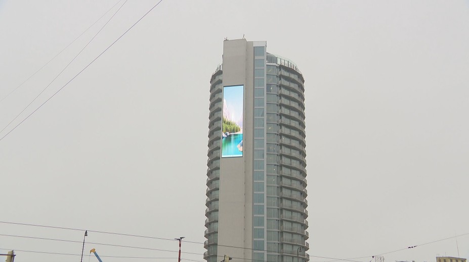 Kaliňák sa baví na vtipoch s LED obrazovkou. Do mesta to nepatrí a ľuďom to prekáža, tvrdí Vallo