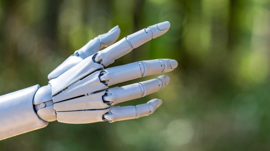 Známe osobnosti a odborníci z celého sveta požadujú zastavenie vývoja AI. Obávajú sa, že ľudstvo pre ňu vyhynie