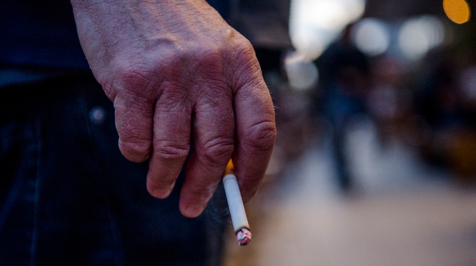 Mladí Briti si nebudú môcť kúpiť cigarety. Čo na takýto zákaz hovoria Slováci?