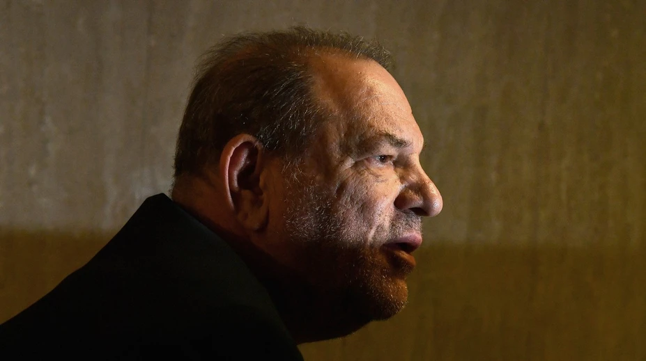 Za spravodlivosť bojuje už desať rokov: Aj tretí proces s Weinsteinom za znásilnenie herečky sa skončil bez verdiktu