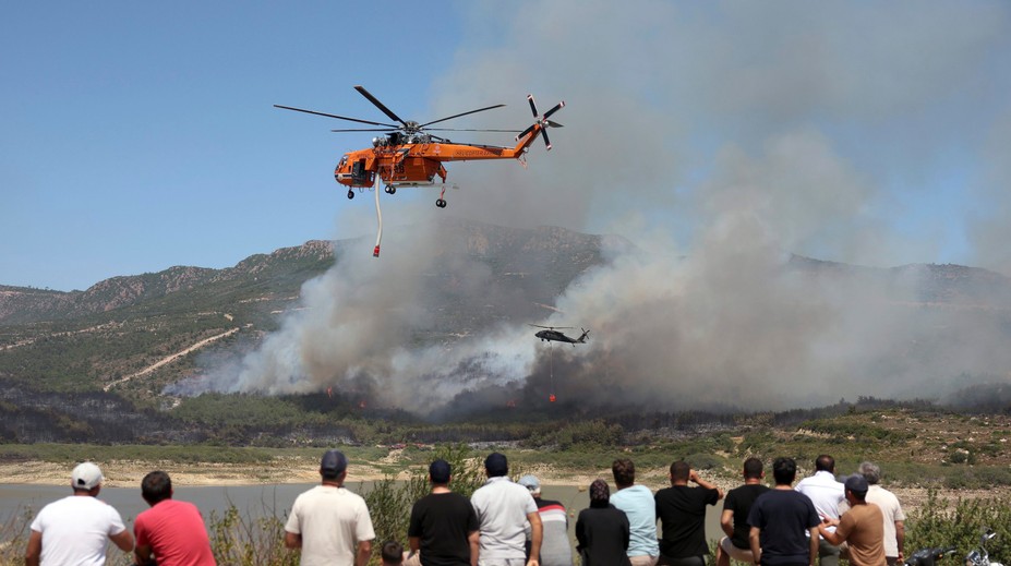 Peklo v tureckom Izmire, v turistami obľúbenom regióne evakuovali tri oblasti