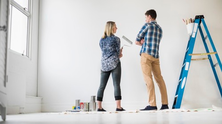 Maľovanie interiéru svojpomocne: Tipy profesionála, ako dosiahnuť dokonalý výsledok