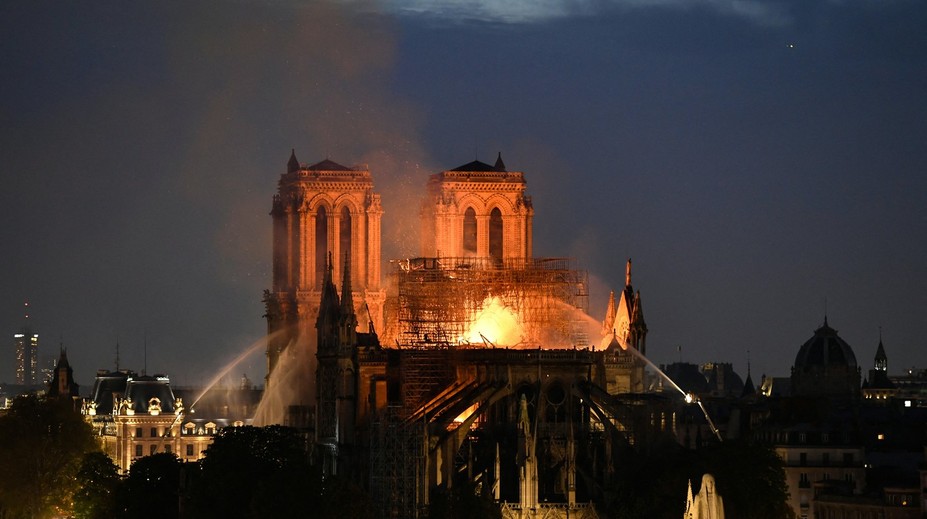 Chrám Notre-Dame presne pred šiestimi rokmi zachvátil požiar. Jeho príčina dodnes nie je známa