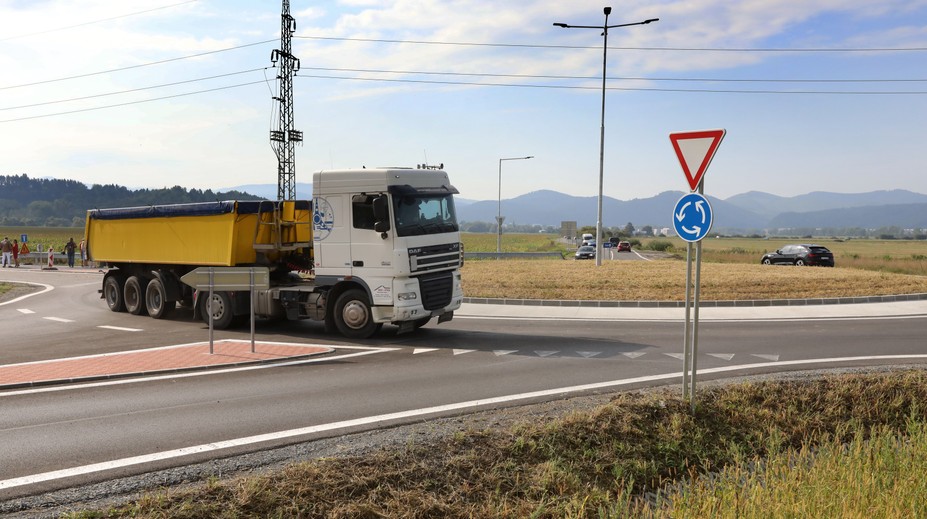 Nové kontroly na cestách. Inšpektori práce môžu zastaviť vozidlo a udeliť pokutu do 700 eur